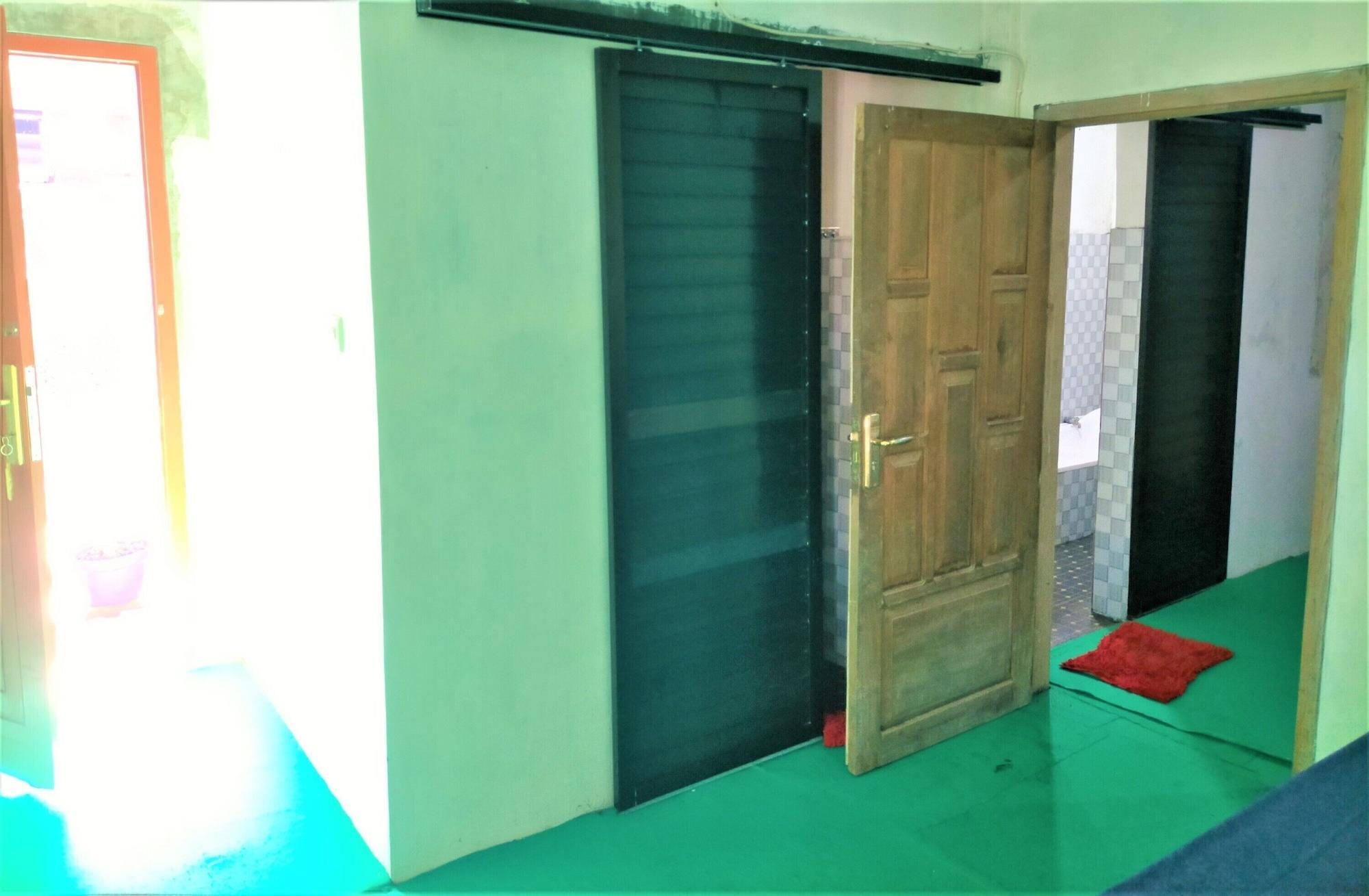 Gandrung City Hostel Banyuwangi  Exterior photo