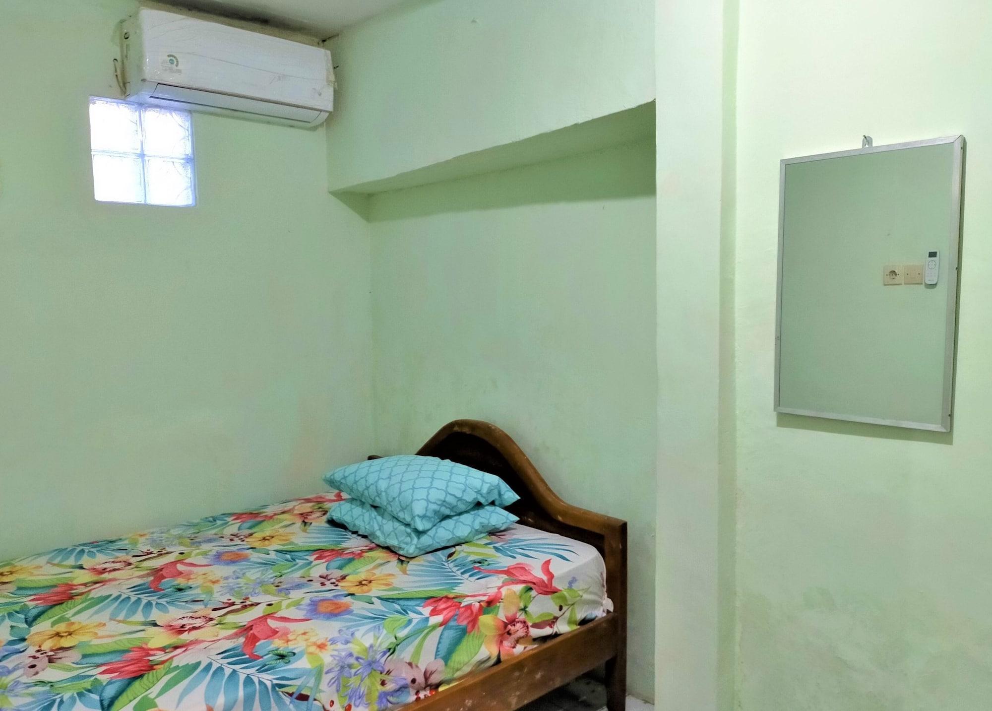 Gandrung City Hostel Banyuwangi  Exterior photo