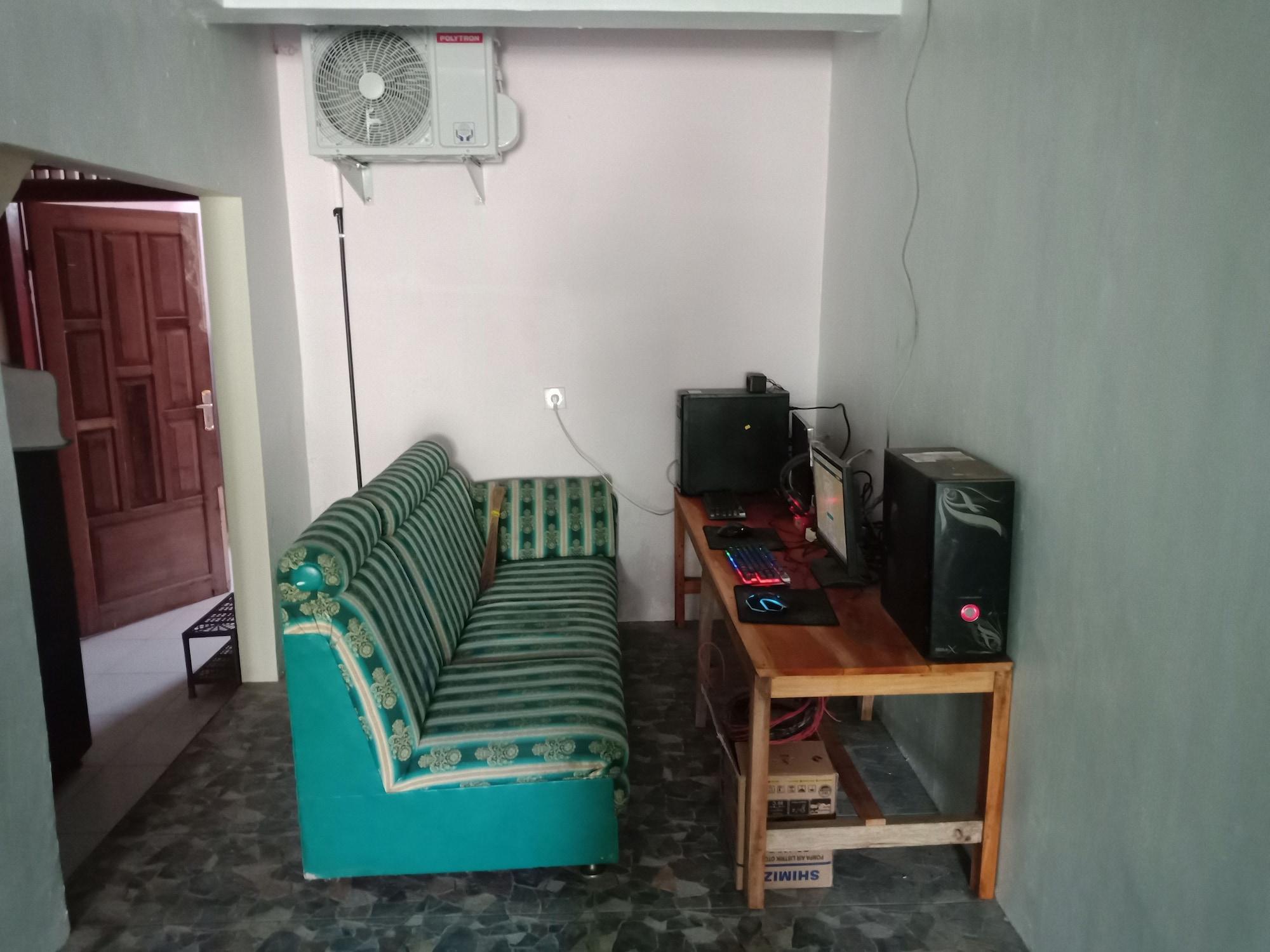 Gandrung City Hostel Banyuwangi  Exterior photo