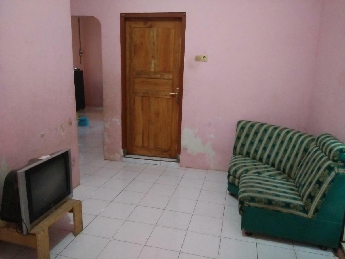 Gandrung City Hostel Banyuwangi  Room photo